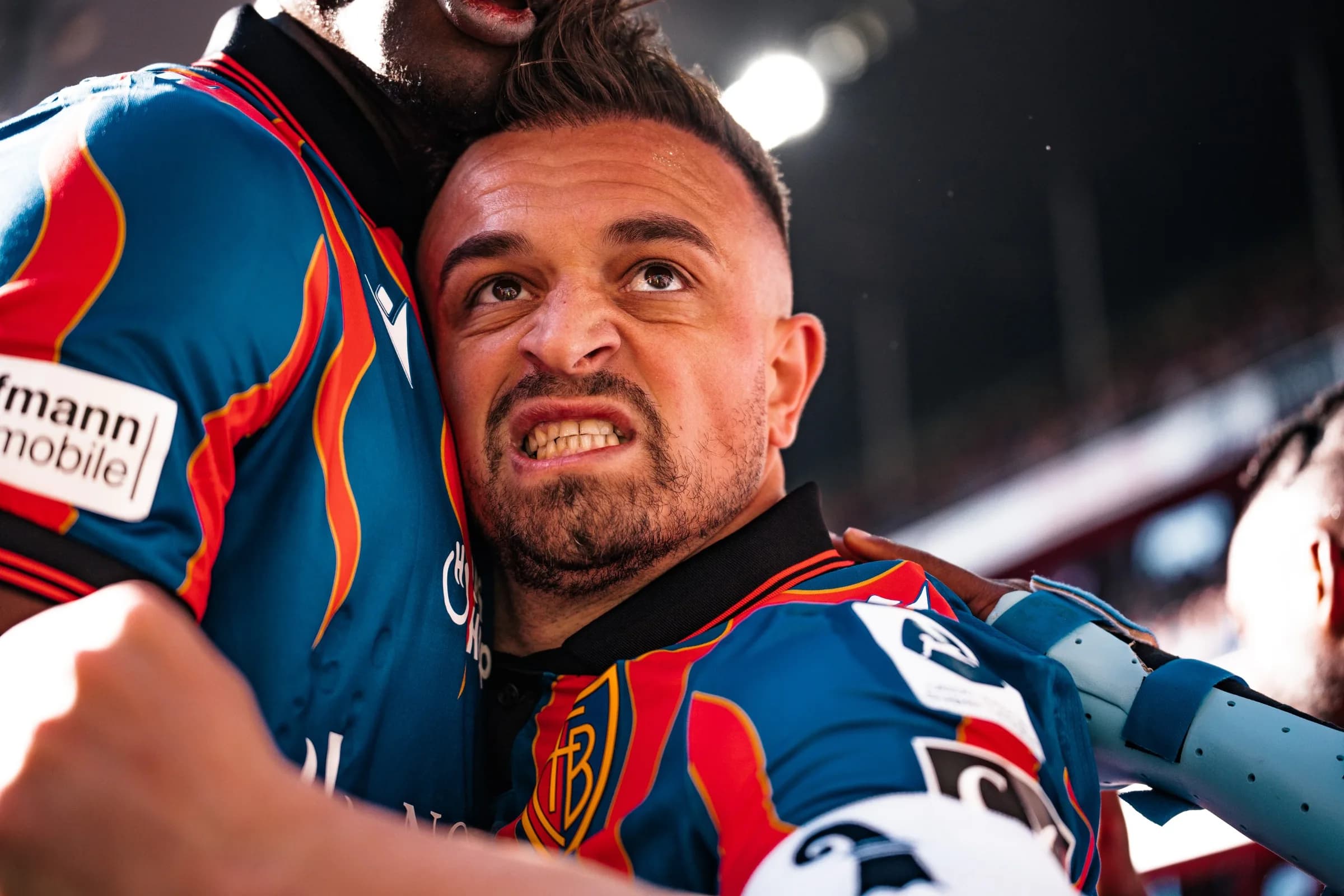 Super League — photo 1 de Jimmy De Lorenzi